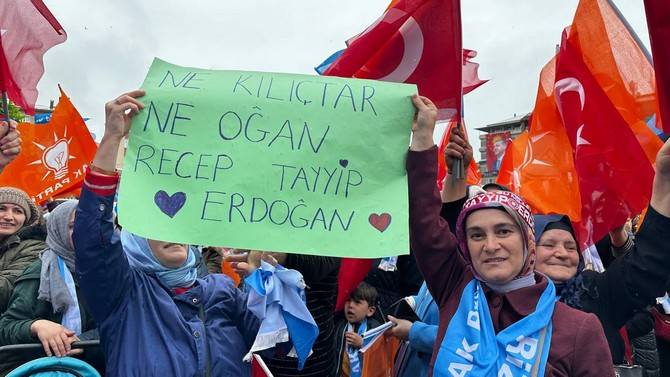 AK Parti’den Rize’de Coşkulu Sevgi Yürüyüşü 15