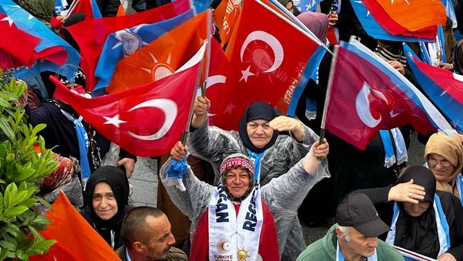AK Parti’den Rize’de Coşkulu Sevgi Yürüyüşü 25