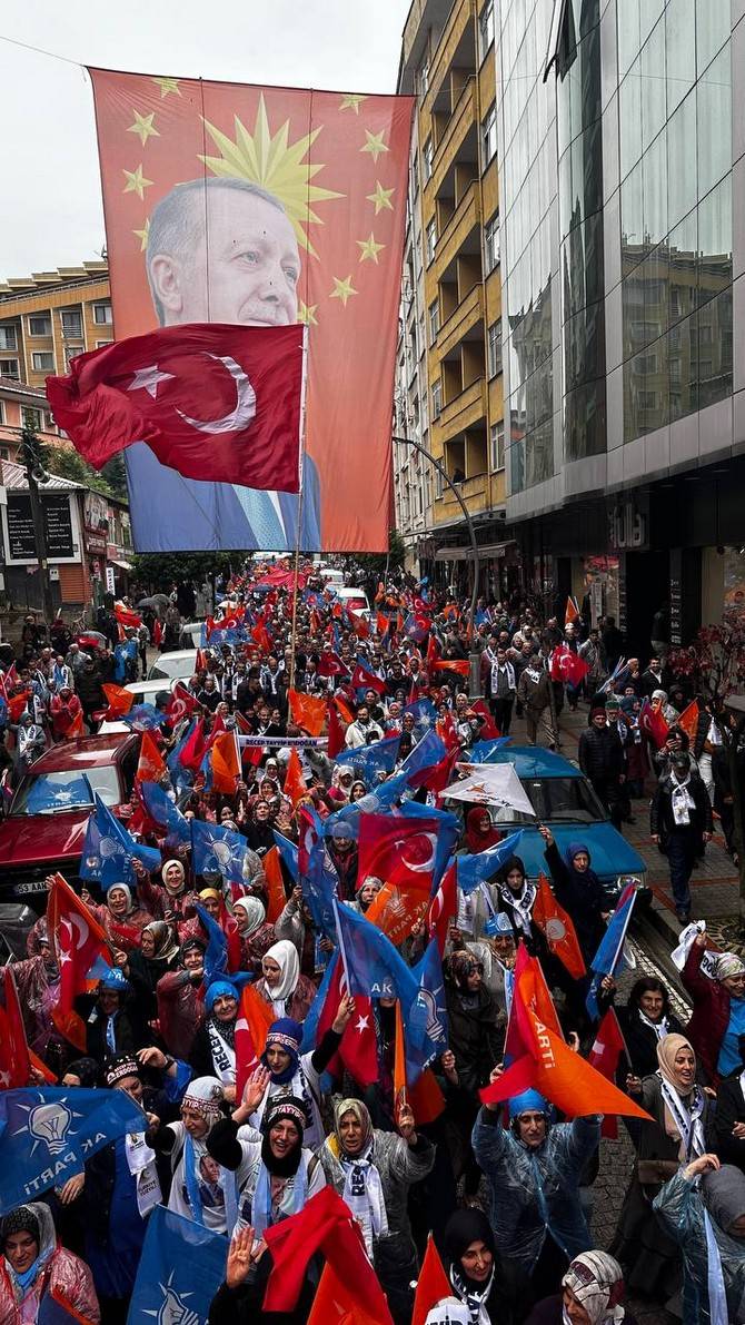 AK Parti’den Rize’de Coşkulu Sevgi Yürüyüşü 32