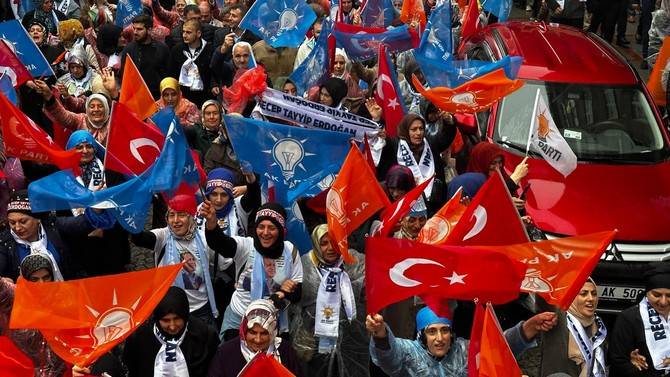 AK Parti’den Rize’de Coşkulu Sevgi Yürüyüşü 33