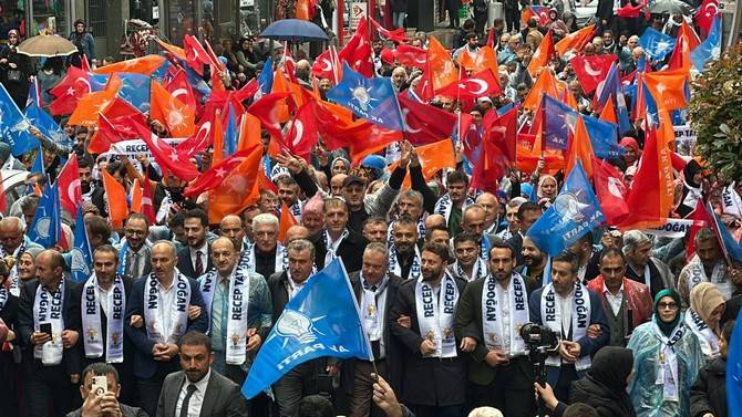 AK Parti’den Rize’de Coşkulu Sevgi Yürüyüşü 37