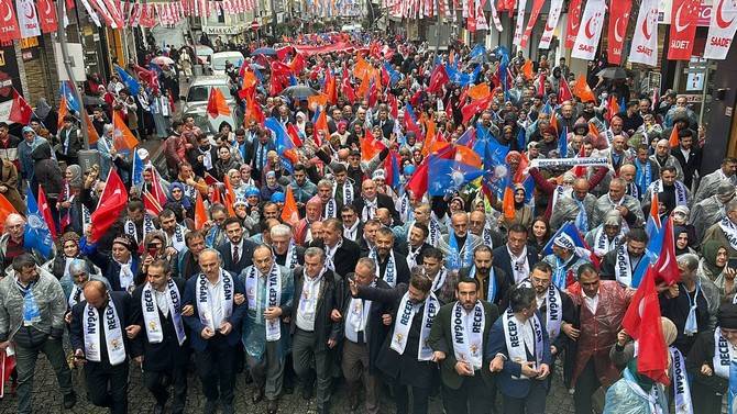 AK Parti’den Rize’de Coşkulu Sevgi Yürüyüşü 40