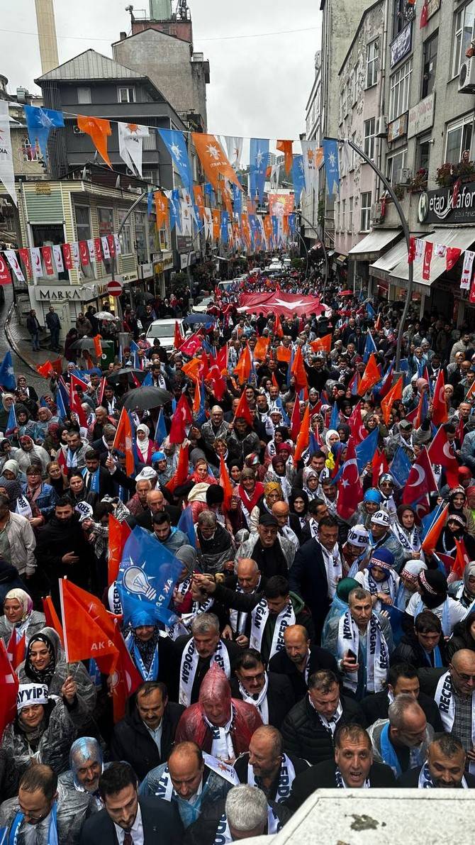 AK Parti’den Rize’de Coşkulu Sevgi Yürüyüşü 41