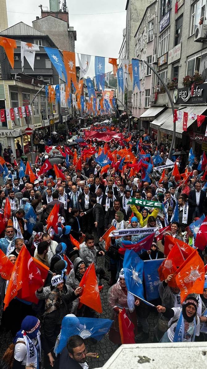 AK Parti’den Rize’de Coşkulu Sevgi Yürüyüşü 42