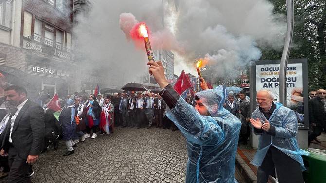 AK Parti’den Rize’de Coşkulu Sevgi Yürüyüşü 44