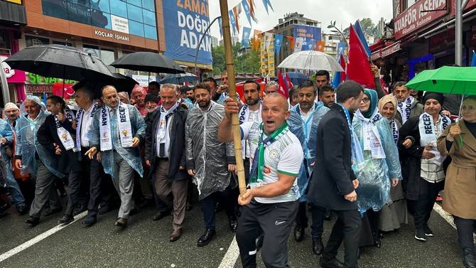AK Parti’den Rize’de Coşkulu Sevgi Yürüyüşü 45