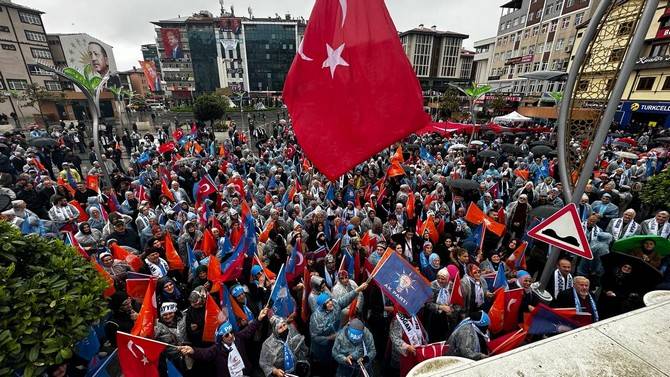 AK Parti’den Rize’de Coşkulu Sevgi Yürüyüşü 47