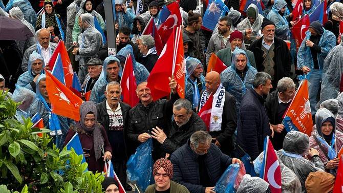 AK Parti’den Rize’de Coşkulu Sevgi Yürüyüşü 48