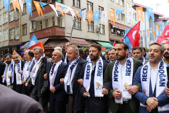 AK Parti’den Rize’de Coşkulu Sevgi Yürüyüşü 5