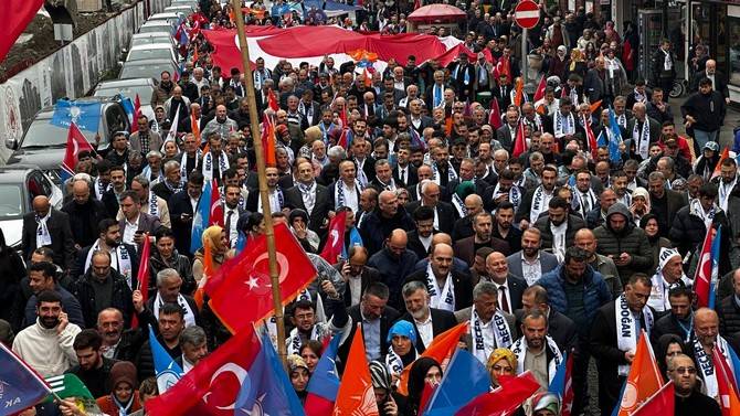 AK Parti’den Rize’de Coşkulu Sevgi Yürüyüşü 50