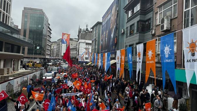 AK Parti’den Rize’de Coşkulu Sevgi Yürüyüşü 55