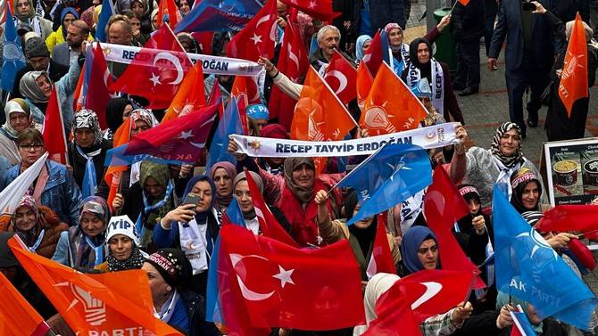 AK Parti’den Rize’de Coşkulu Sevgi Yürüyüşü 56