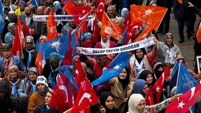 AK Parti’den Rize’de Coşkulu Sevgi Yürüyüşü 57