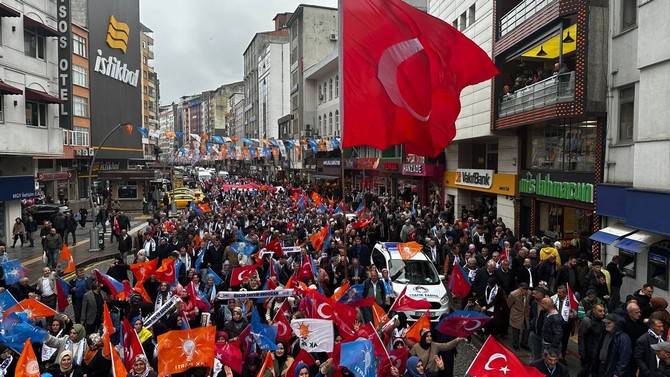 AK Parti’den Rize’de Coşkulu Sevgi Yürüyüşü 59