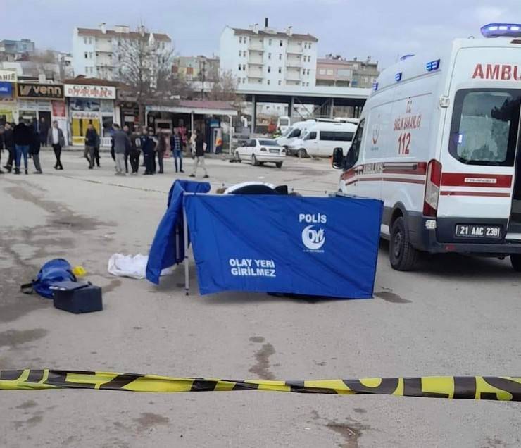 Şoför, tartıştığı muavini otobüsle ezerek öldürdü, içindeki yolcularla kaçarken yakalandı 8