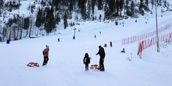 Artvin'deki Atabarı Kayak Merkezi'nde sezon açıldı