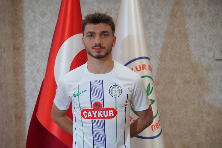 Çaykur Rizespor altyapı oyuncusu Remzi Kolcuoğlu ile profesyonel sözleşme imzaladı 10