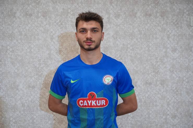 Çaykur Rizespor altyapı oyuncusu Remzi Kolcuoğlu ile profesyonel sözleşme imzaladı 13