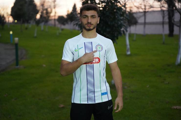 Çaykur Rizespor altyapı oyuncusu Remzi Kolcuoğlu ile profesyonel sözleşme imzaladı 6