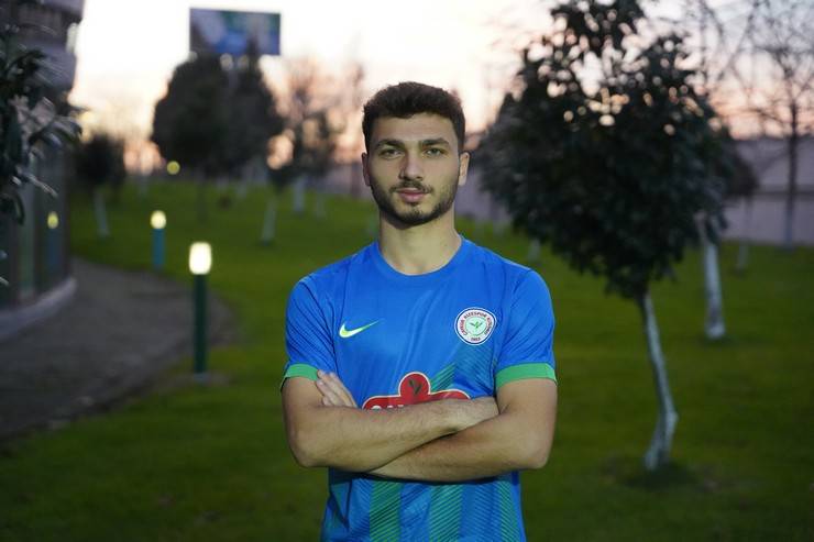 Çaykur Rizespor altyapı oyuncusu Remzi Kolcuoğlu ile profesyonel sözleşme imzaladı 8