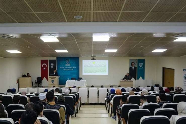 RTEÜ'de Mukayeseli Hukuk Şöleni Sempozyumu Düzenlendi 12