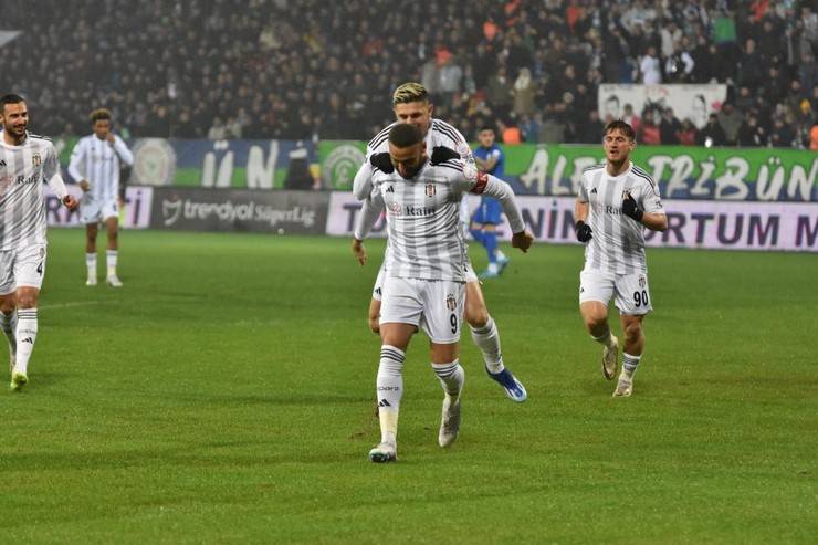 Çaykur Rizespor-Beşiktaş maçından kareler 25