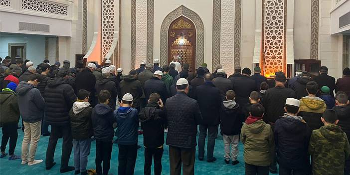 Rize'de Hafızlar Sabah Namazında Ziraat Camii'nde Buluştu