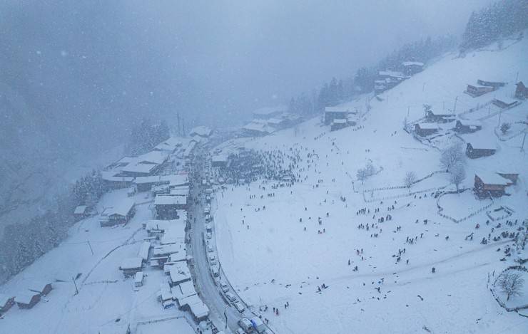 Rize'de '16. Ayder Kar Festivali' devam ediyor 12