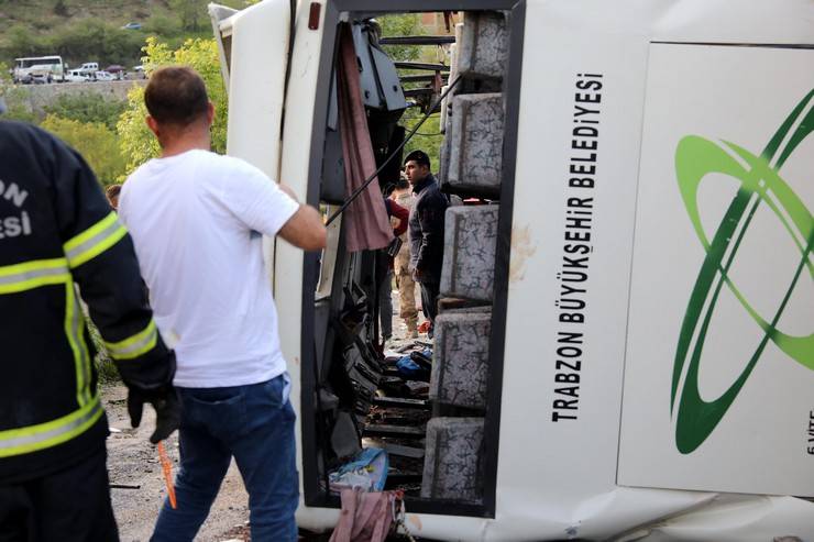 Trabzon'da 6 kişinin öldüğü midibüs kazasında 'ihmaller zinciri' 7