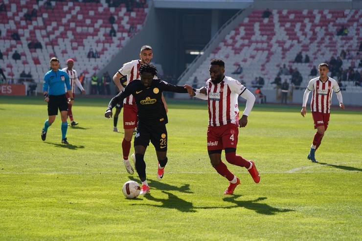 EMS Yapı Sivasspor - Çaykur Rizespor Maçından Kareler 15