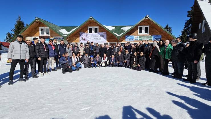 Artvin’de renkli Dağ Kızağı yarışları 7