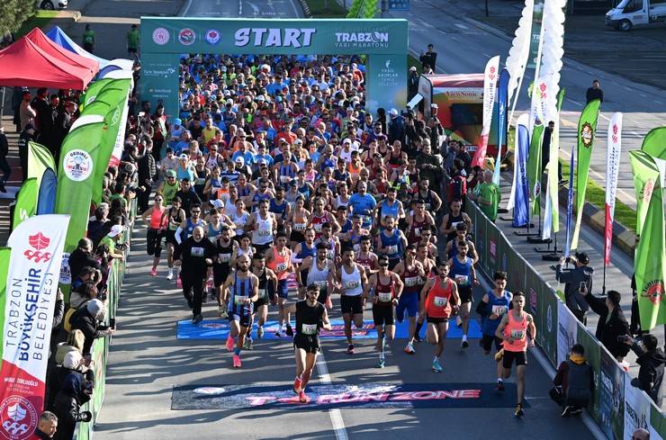 44. Uluslararası Trabzon Yarı Maratonu koşuldu 13