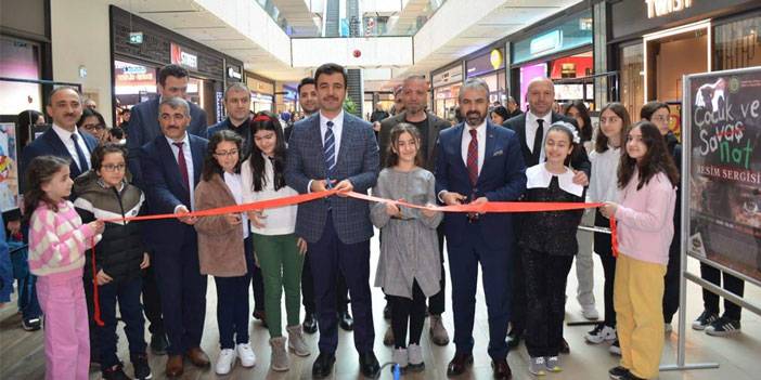 Rize’de "Savaş ve Çocuk" Konulu Resim Sergisi Açıldı