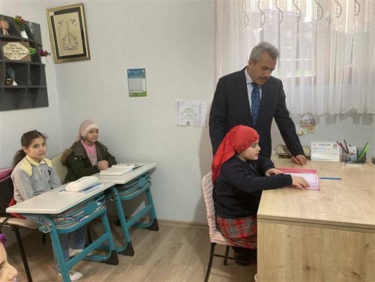 Rize Valisi Baydaş’tan Berat Camii Kur’an Kursu’na Ziyaret 8
