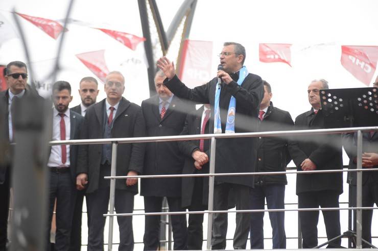 CHP Genel Başkanı Özgür Özel Rize'de 5