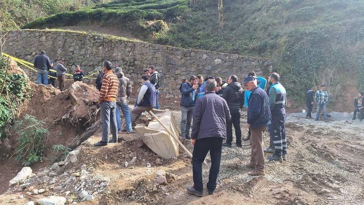 Trabzon'da içme suyu hattı çalışmasında göçük: 3 işçi öldü 10