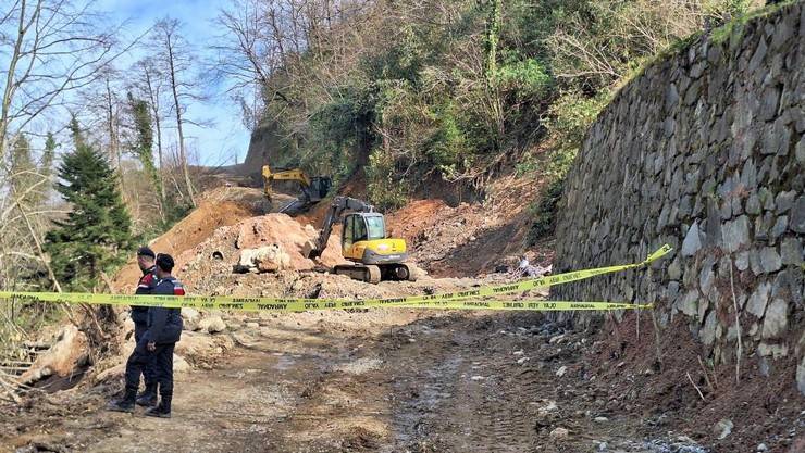 Trabzon'da içme suyu hattı çalışmasında göçük: 3 işçi öldü 14