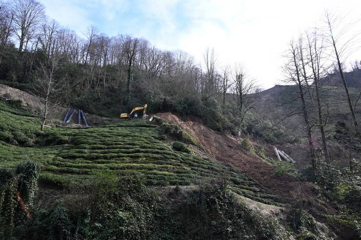 Trabzon'da içme suyu hattı çalışmasında göçük: 3 işçi öldü 28