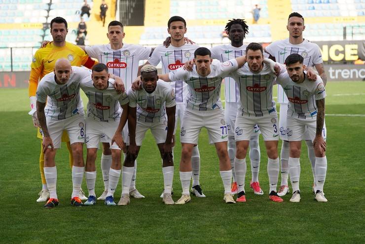 İstanbulspor - Çaykur Rizespor maçından kareler 4