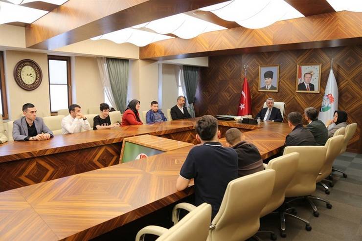 Otizmli Çocuklar Rize Valisi Baydaş’ı Ziyaret Etti 5