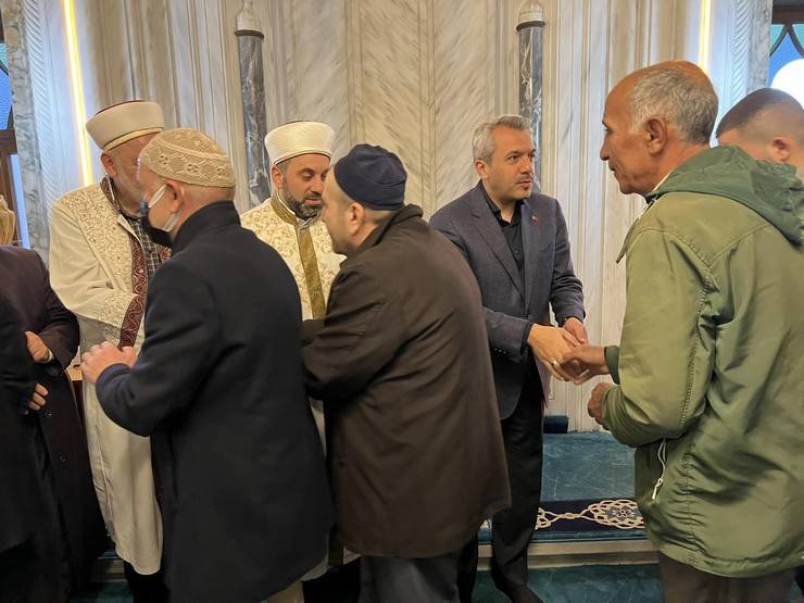 Rize’de Ramazan Bayram Namazı Eda Edildi 12