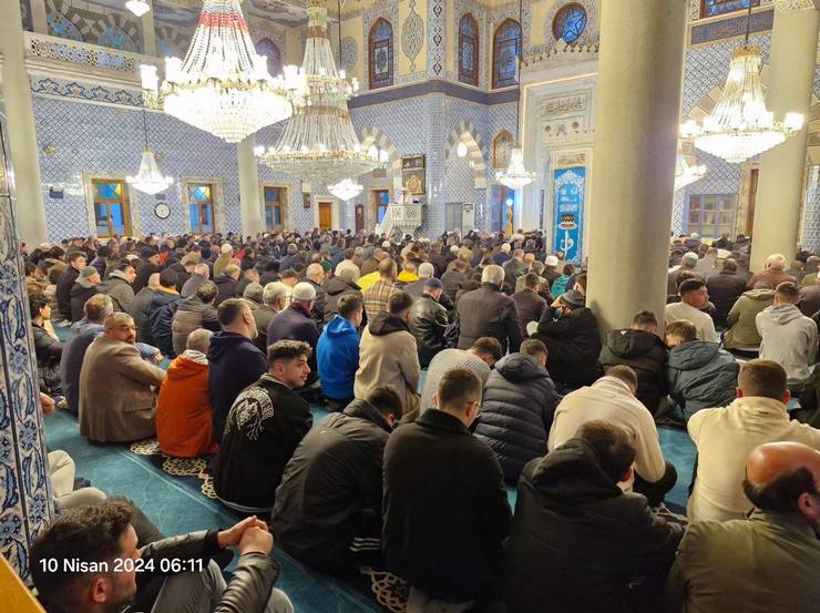 Rize’de Ramazan Bayram Namazı Eda Edildi 16