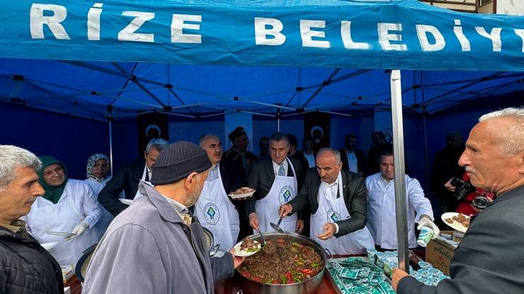 Rize'de Protokol, Vatandaşlarla Bayramlaştı 16
