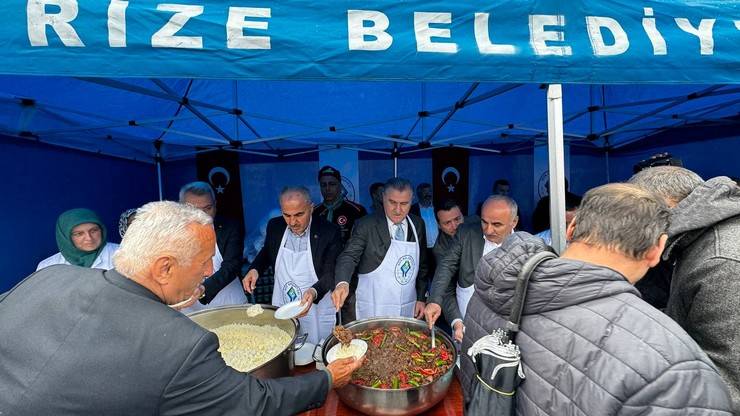 Rize'de Protokol, Vatandaşlarla Bayramlaştı 18