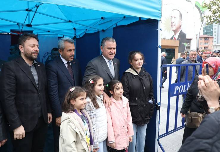 Rize'de Protokol, Vatandaşlarla Bayramlaştı 25