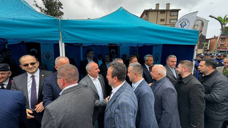 Rize'de Protokol, Vatandaşlarla Bayramlaştı 3