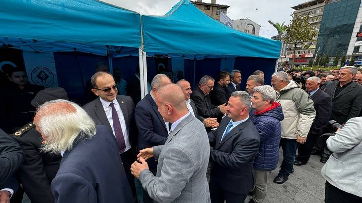 Rize'de Protokol, Vatandaşlarla Bayramlaştı 6