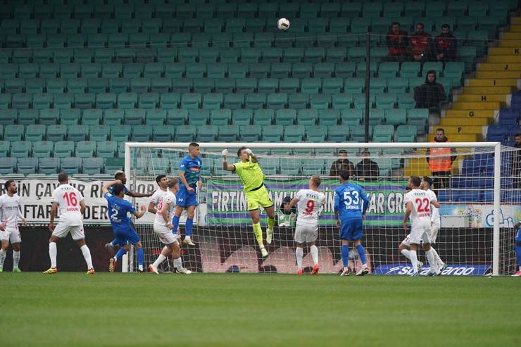 Çaykur Rizespor - Antalyaspor Maçından Kareler 21