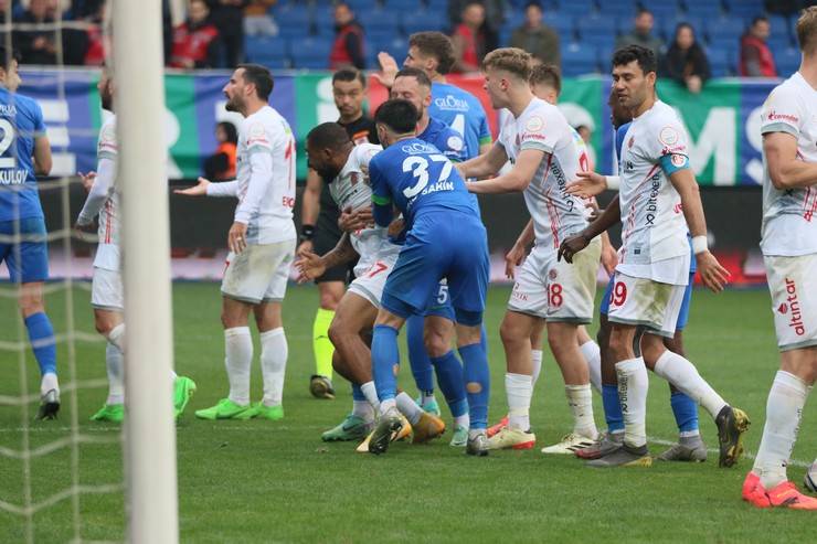 Çaykur Rizespor - Antalyaspor Maçından Kareler 82