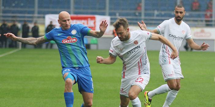 Çaykur Rizespor - Antalyaspor Maçından Kareler